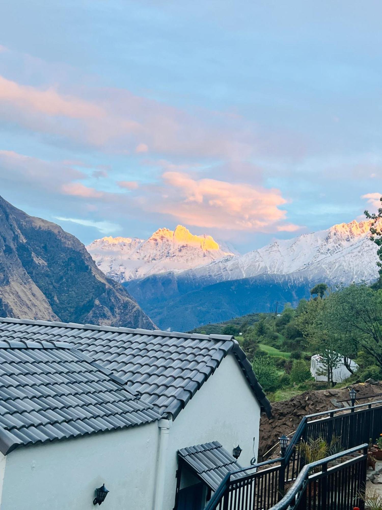 Faraway Cottages, Auli Joshīmath Dış mekan fotoğraf